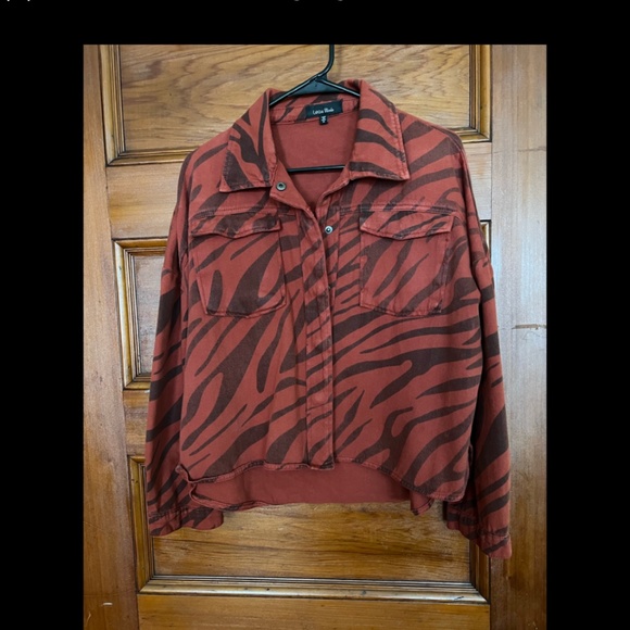 LEA & Viola Denim Jacket - Picture 8 of 8